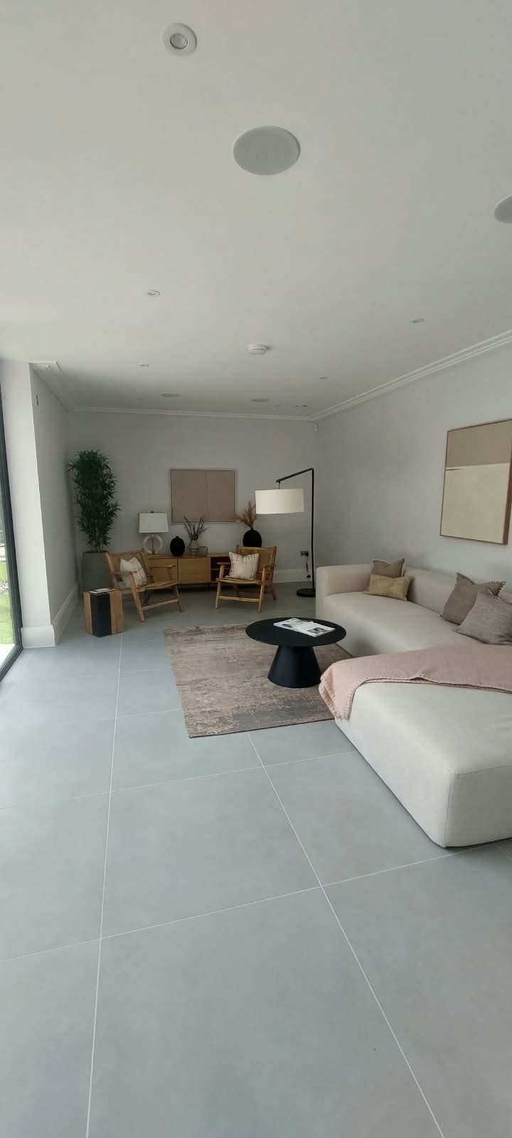 Living room, ceiling speakers and lighting